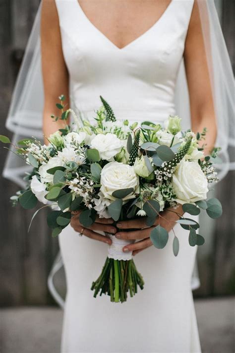 bridal bouquets white and green